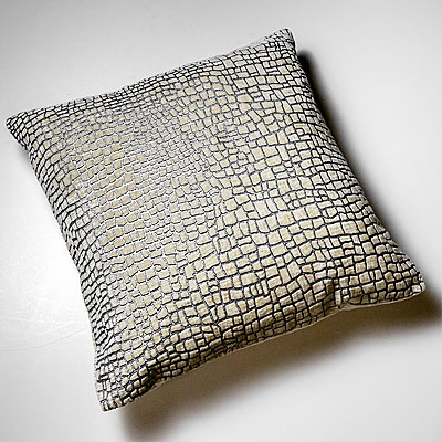 SMALL IVORY MOSAIC PRINT FORTUNY PILLOW