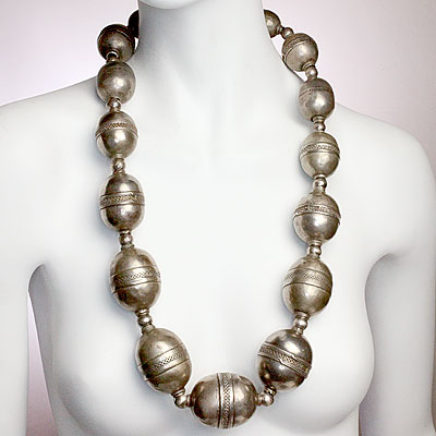 ETHNIC SILVER METAL NECKLACE